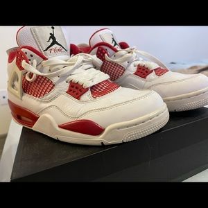 Jordan 4 size 9 1/2